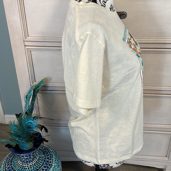 Juniors, hello kitty and friends for the world canvas, whimsical T-shirt, new - Picture 5 of 6